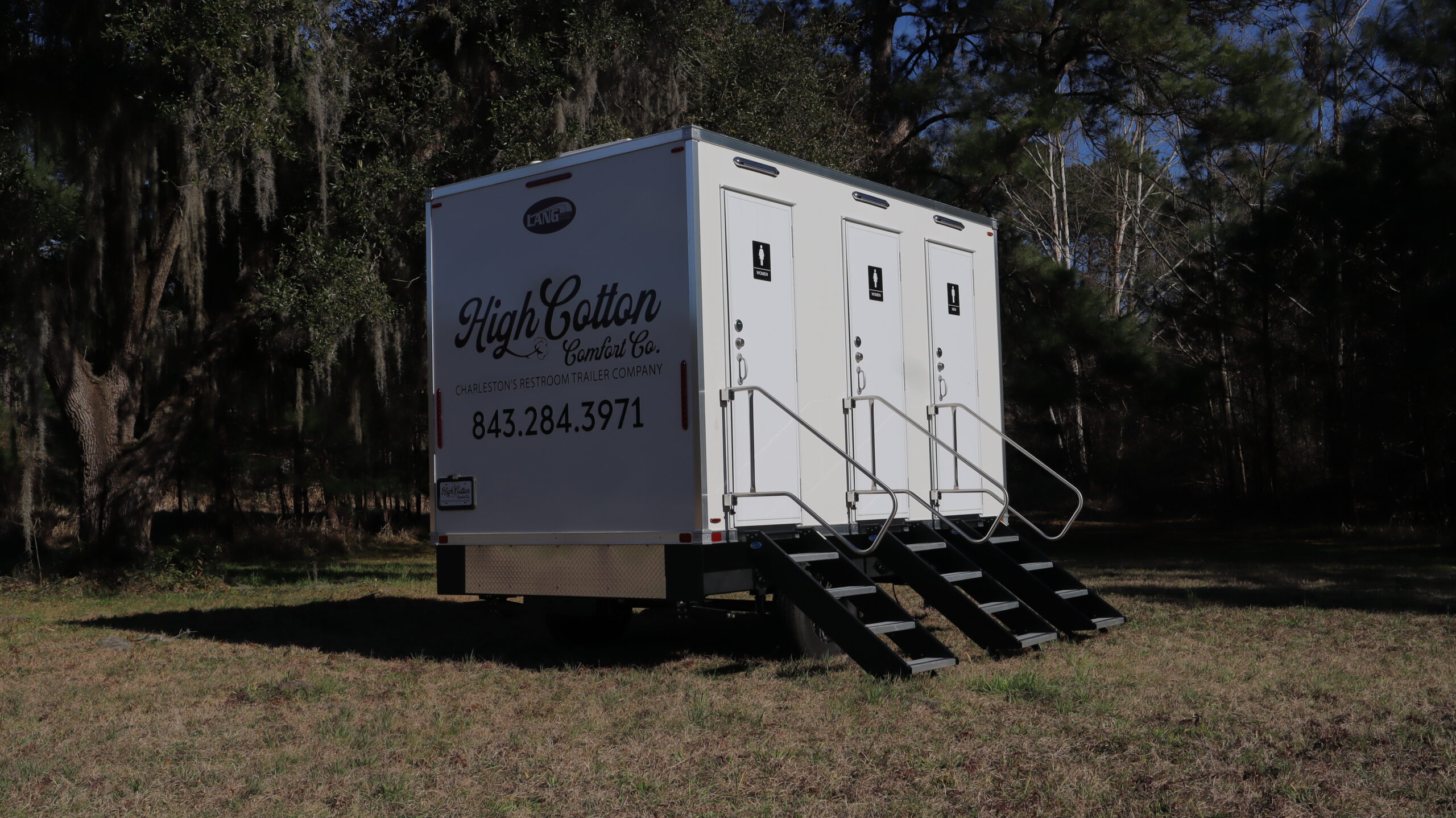 Luxury Restroom Trailers for Charleston’s Growing Event Scene
